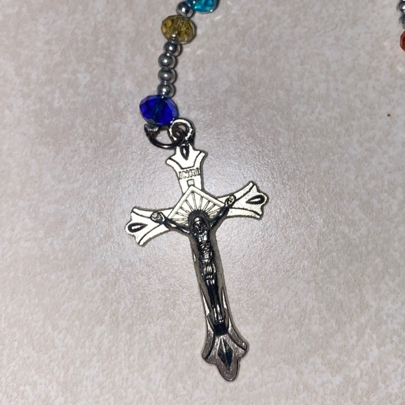 Silver rainbow multicolor beaded crystal Catholic rosary necklace - Picture 3 of 6
